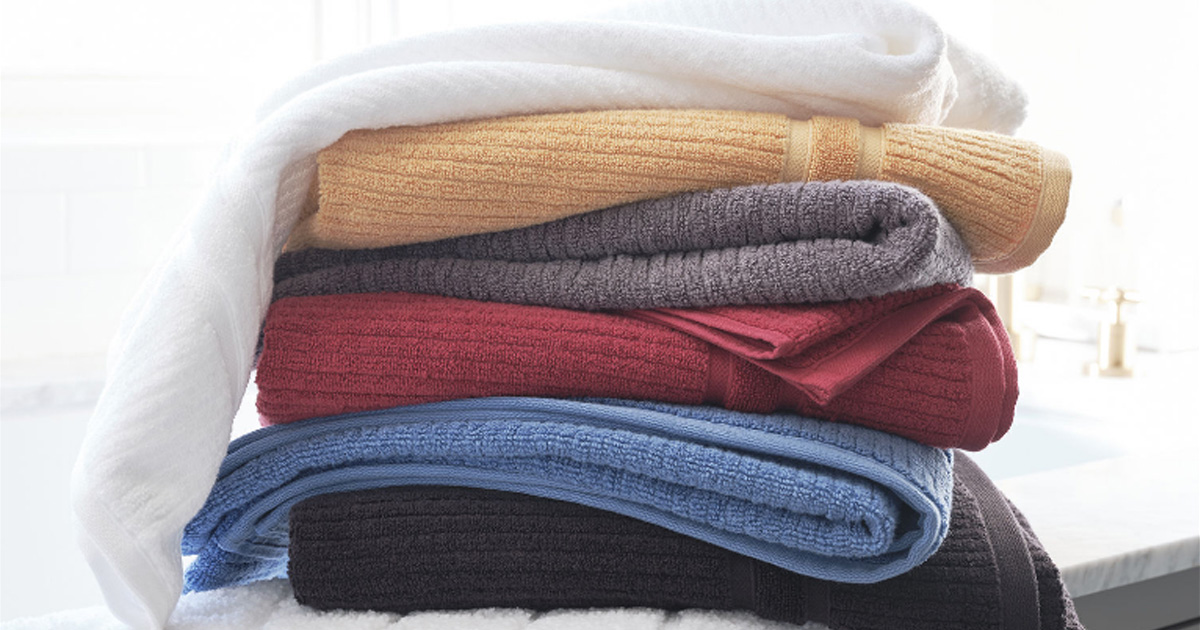 Liz Claiborne Classics Bath Towel