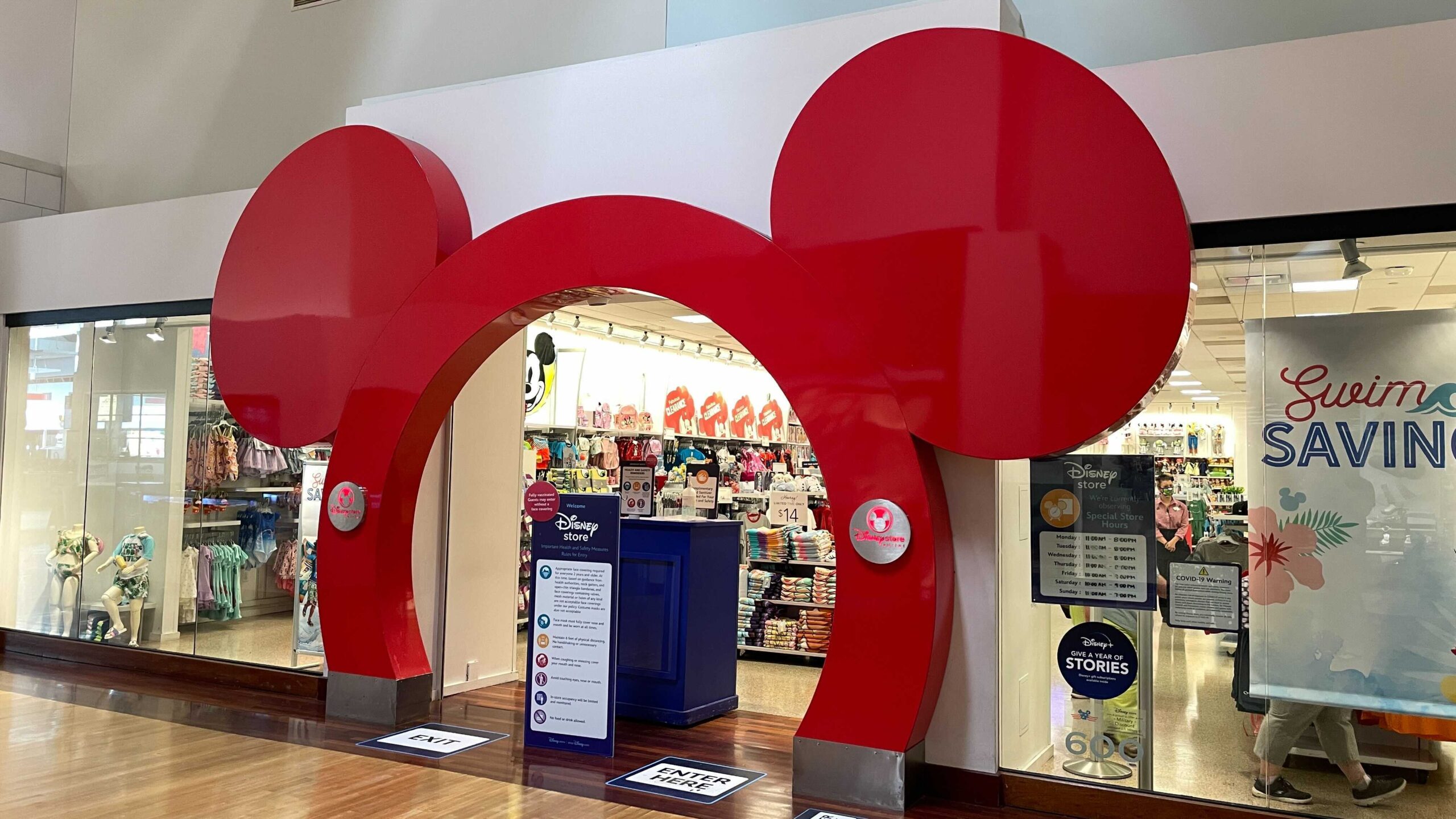 SHOP DISNEY STOREFRONT scaled