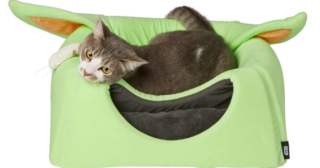 STAR WARS THE MANDALORIANS THE CHILD Covered Cat Dog Bed