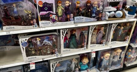 FROZEN TOYS scaled