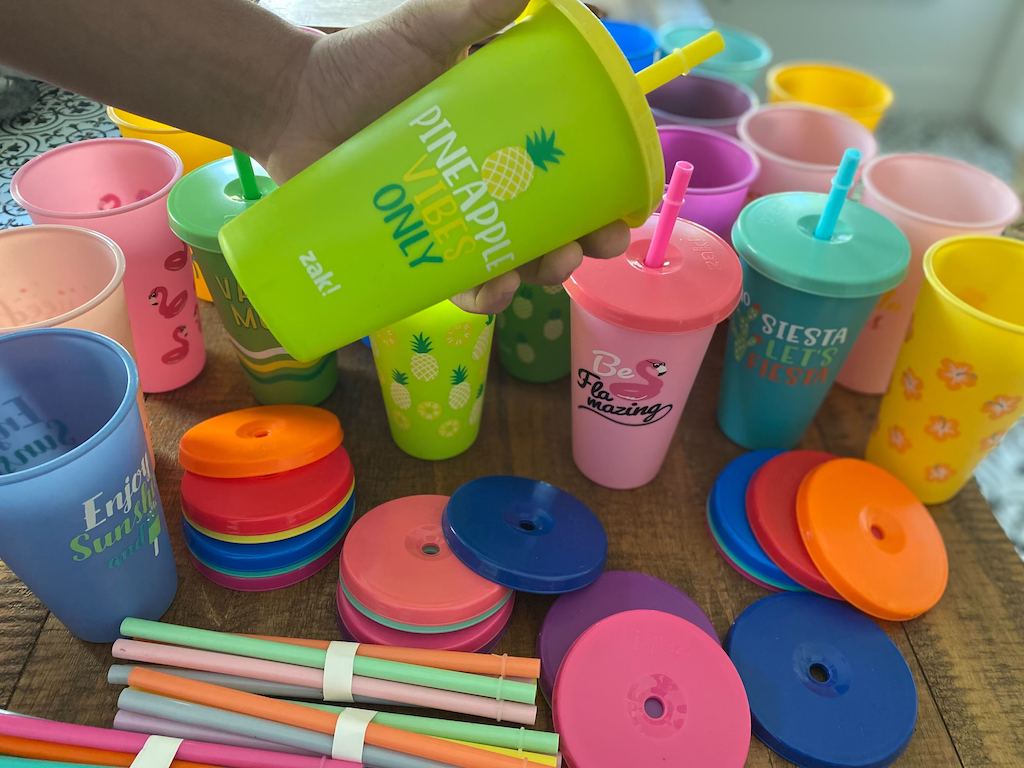 Color changing cups