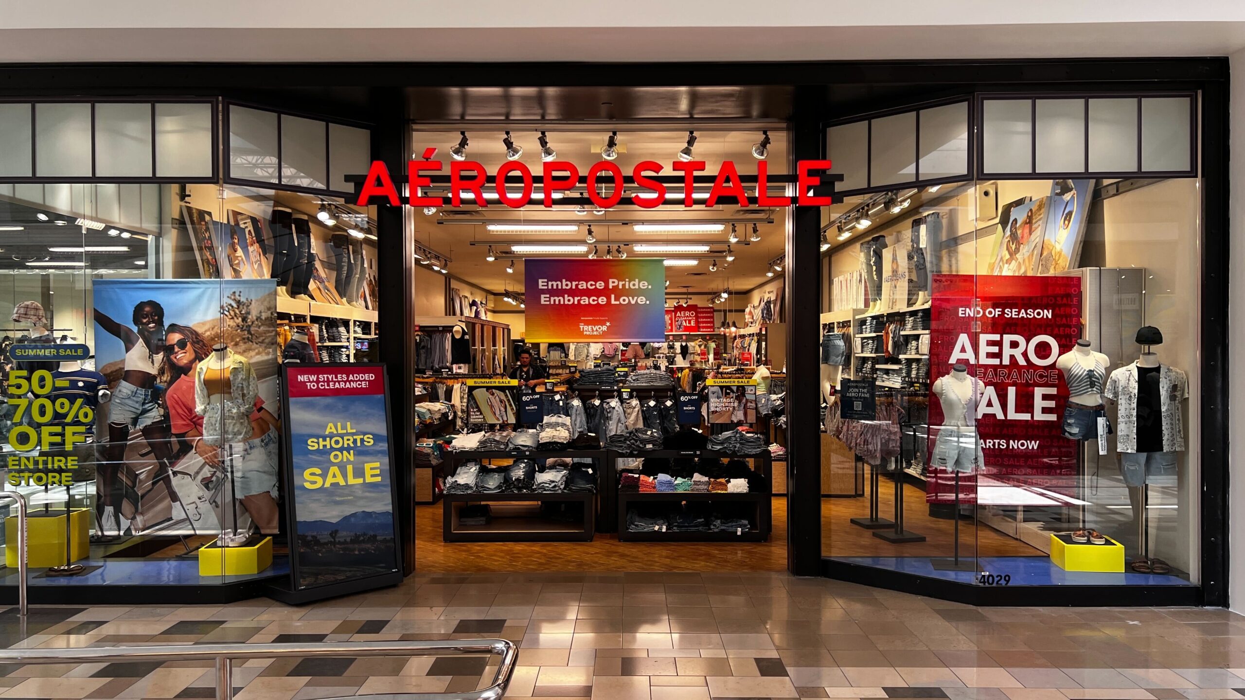 aeropostale store front scaled
