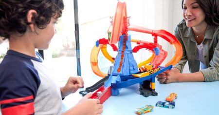 Hot Wheels Volcano Escape Play Set
