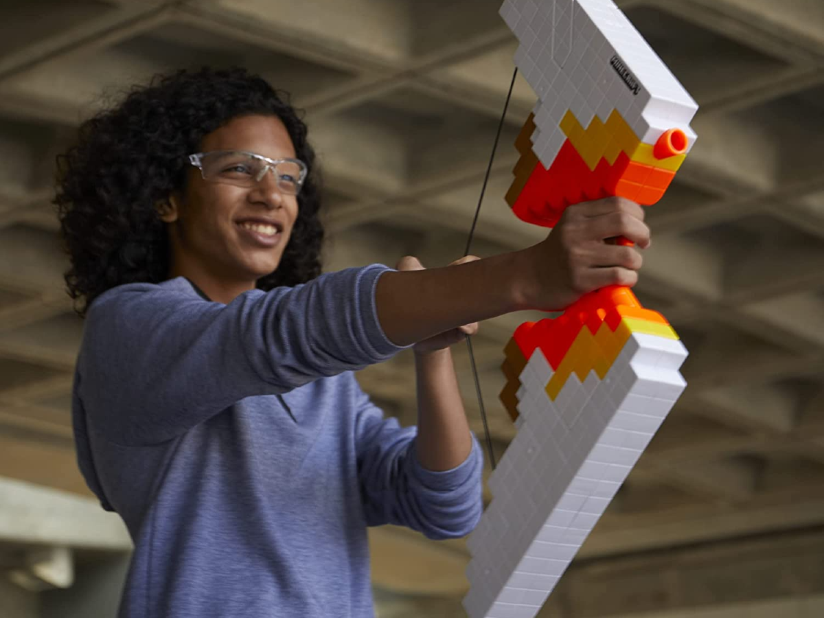 Nerf Minecraft Sabrewing Motorized Blaster Bow