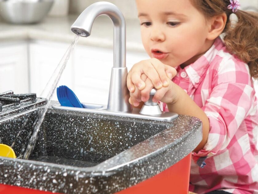 Little Tikes Splish Splash Sink Stove Playset