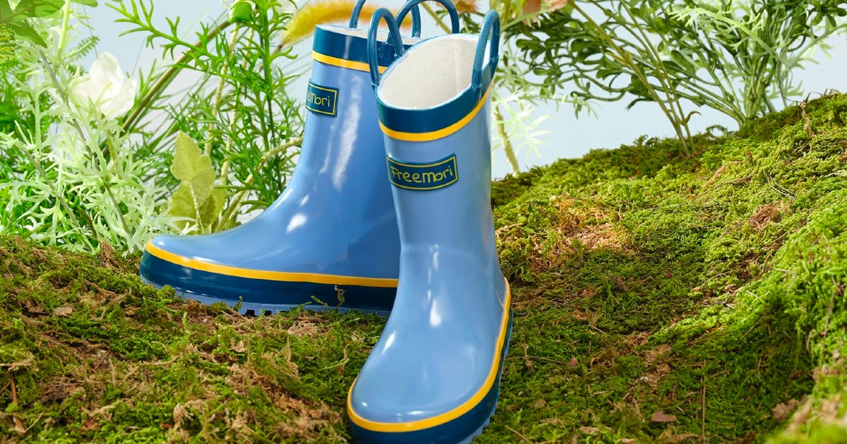 RAIN BOOTS