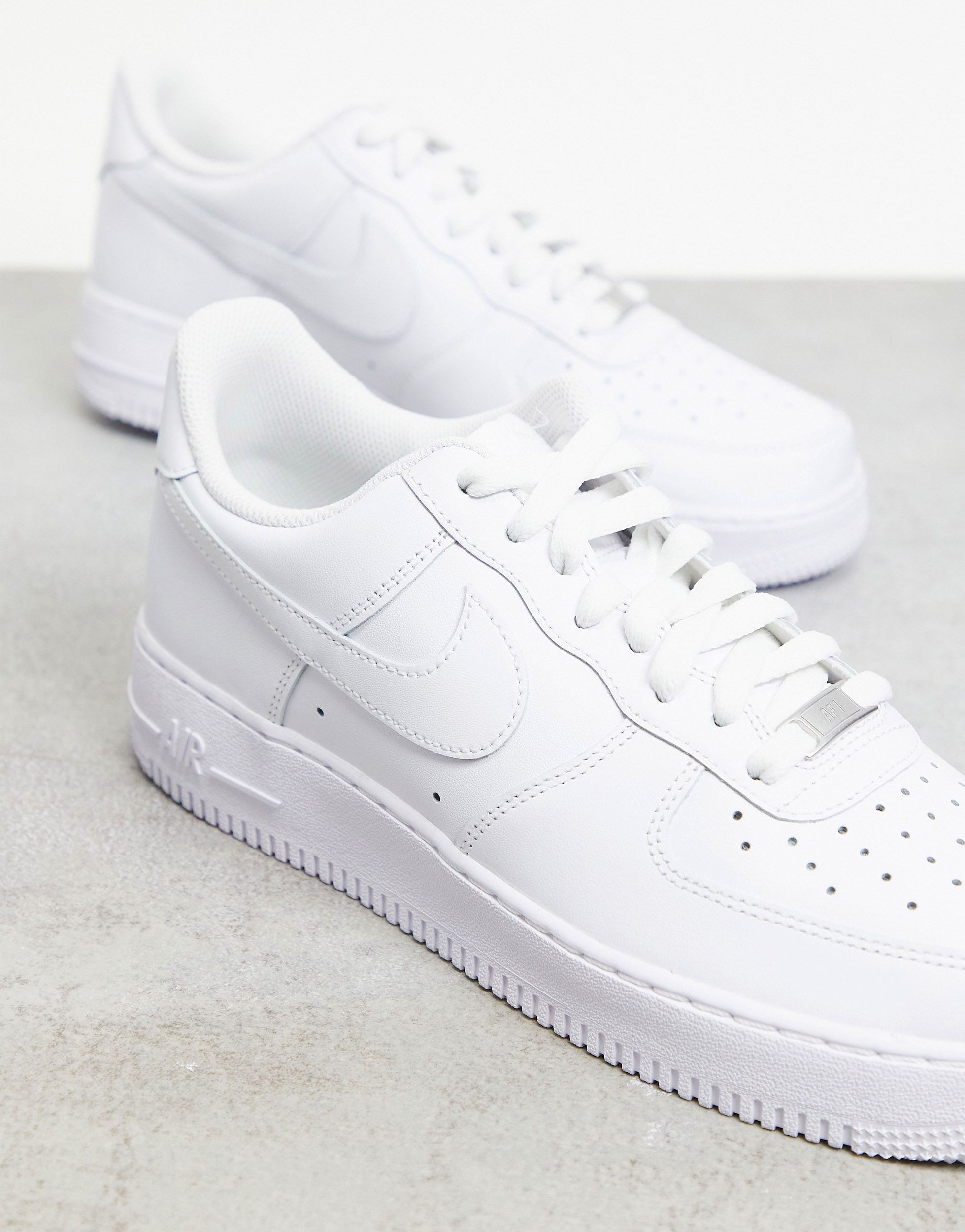 Nike Air Force 1 Triple White