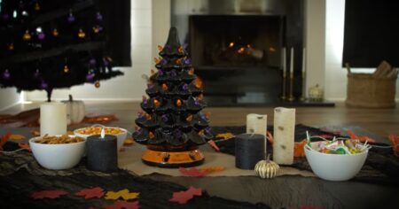 HALLOWEEN TREE