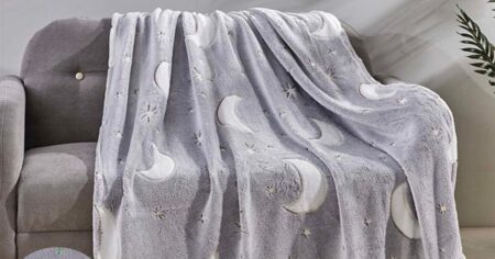 GLOW IN THE DARK THROW