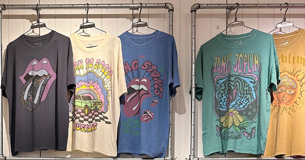 american eagle tees row of American Eagle tees on hangers at the store