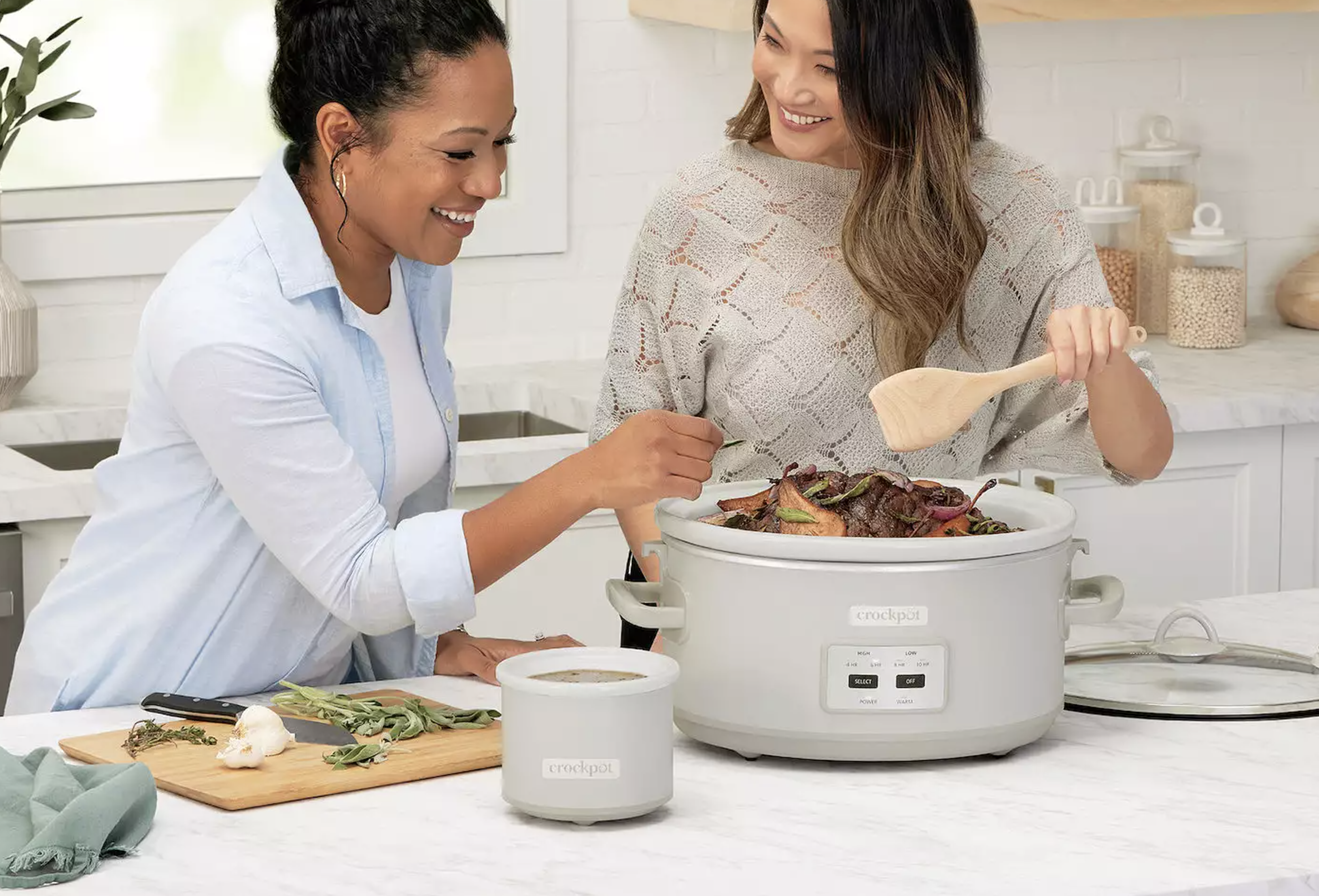 Crockpot™ Designer Series qt Slow Cooker and bonus dipper