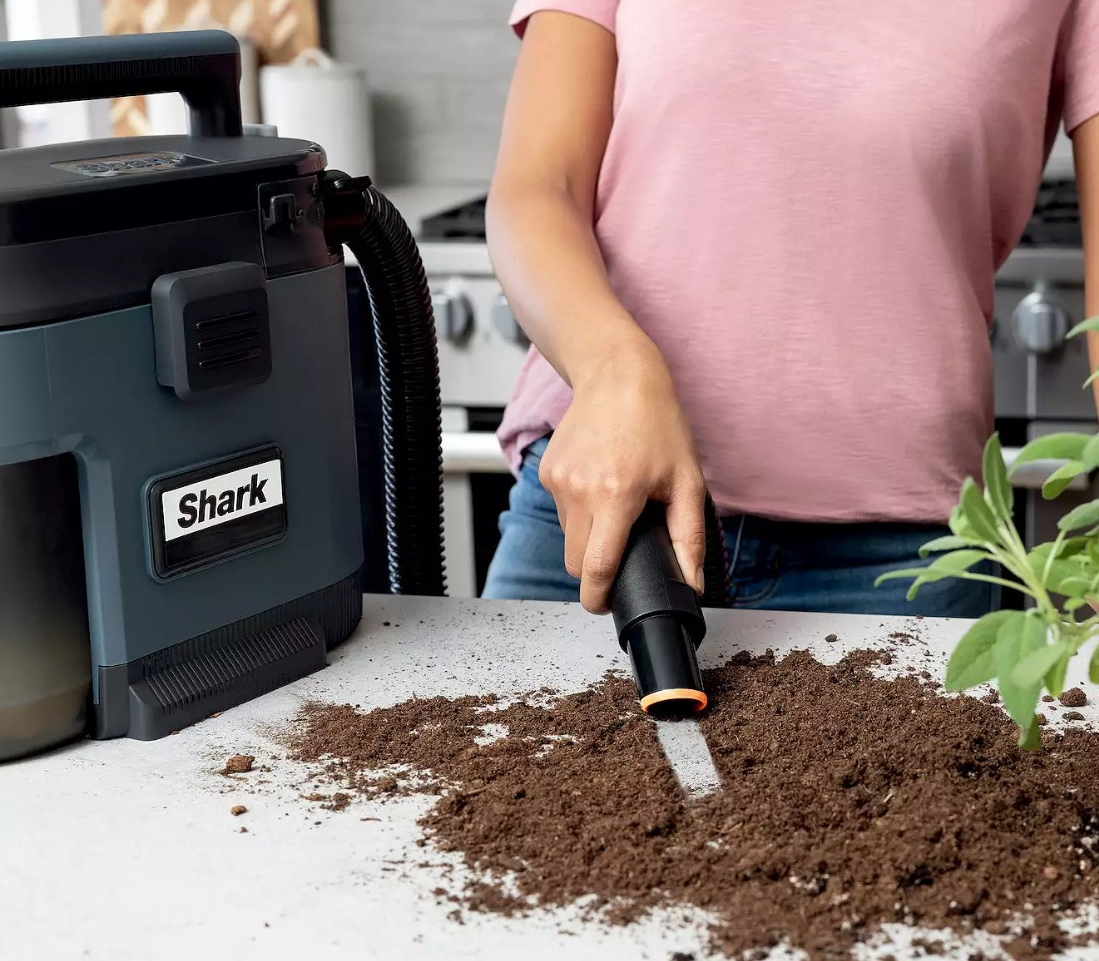 Shark MessMaster Portable Wet Dry Vacuum