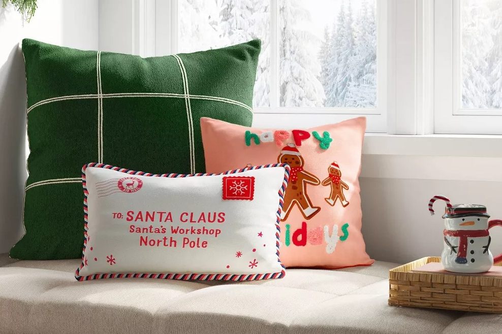 To Santa Claus Envelope Rectangle Christmas Novelty Throw Pillow