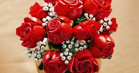 LEGO ROSES iN VASE