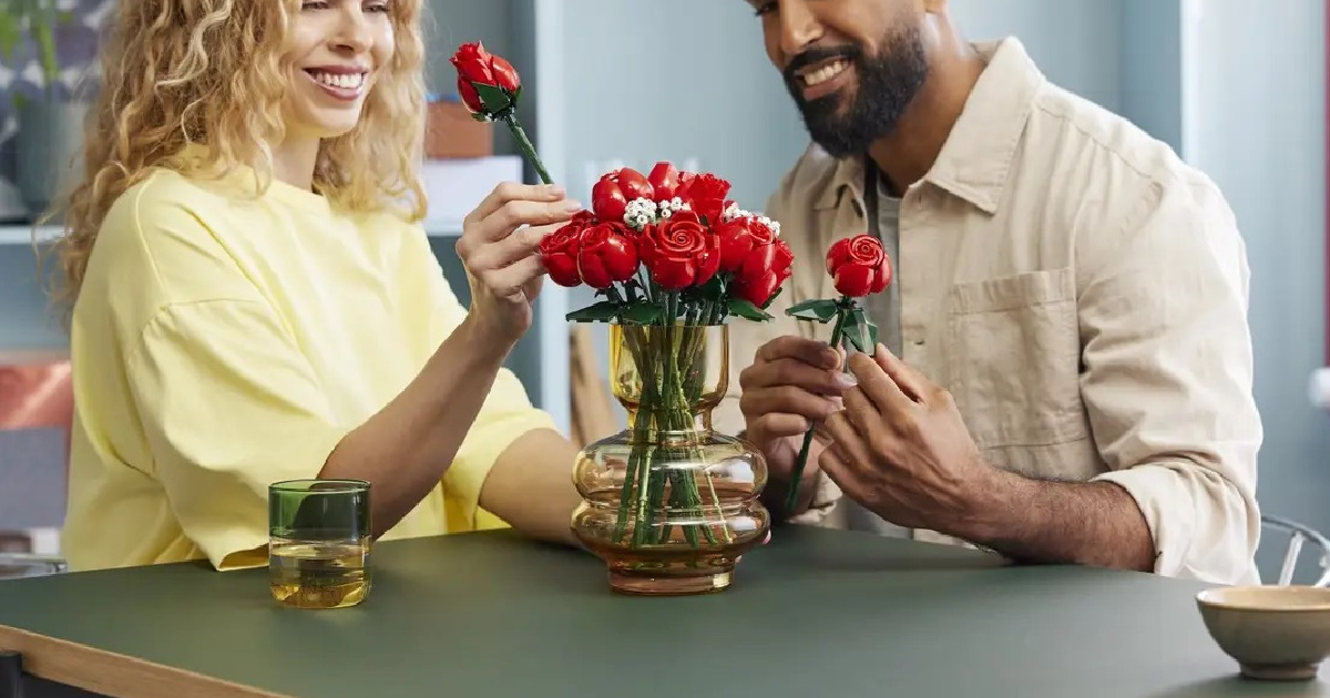 LEgo rose bouquet