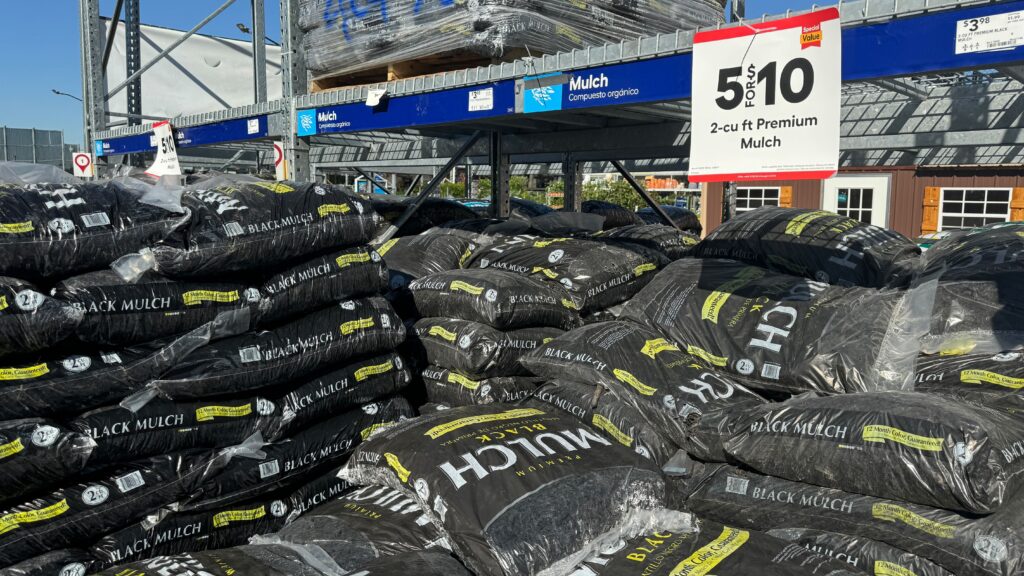 Lowe s Mulch x