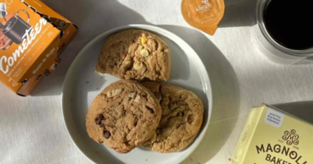 magnolia bakery cometeer giveaway prize pack