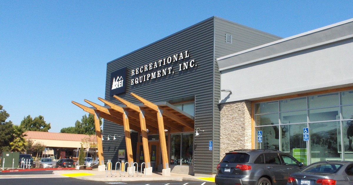 REI REI Store Front