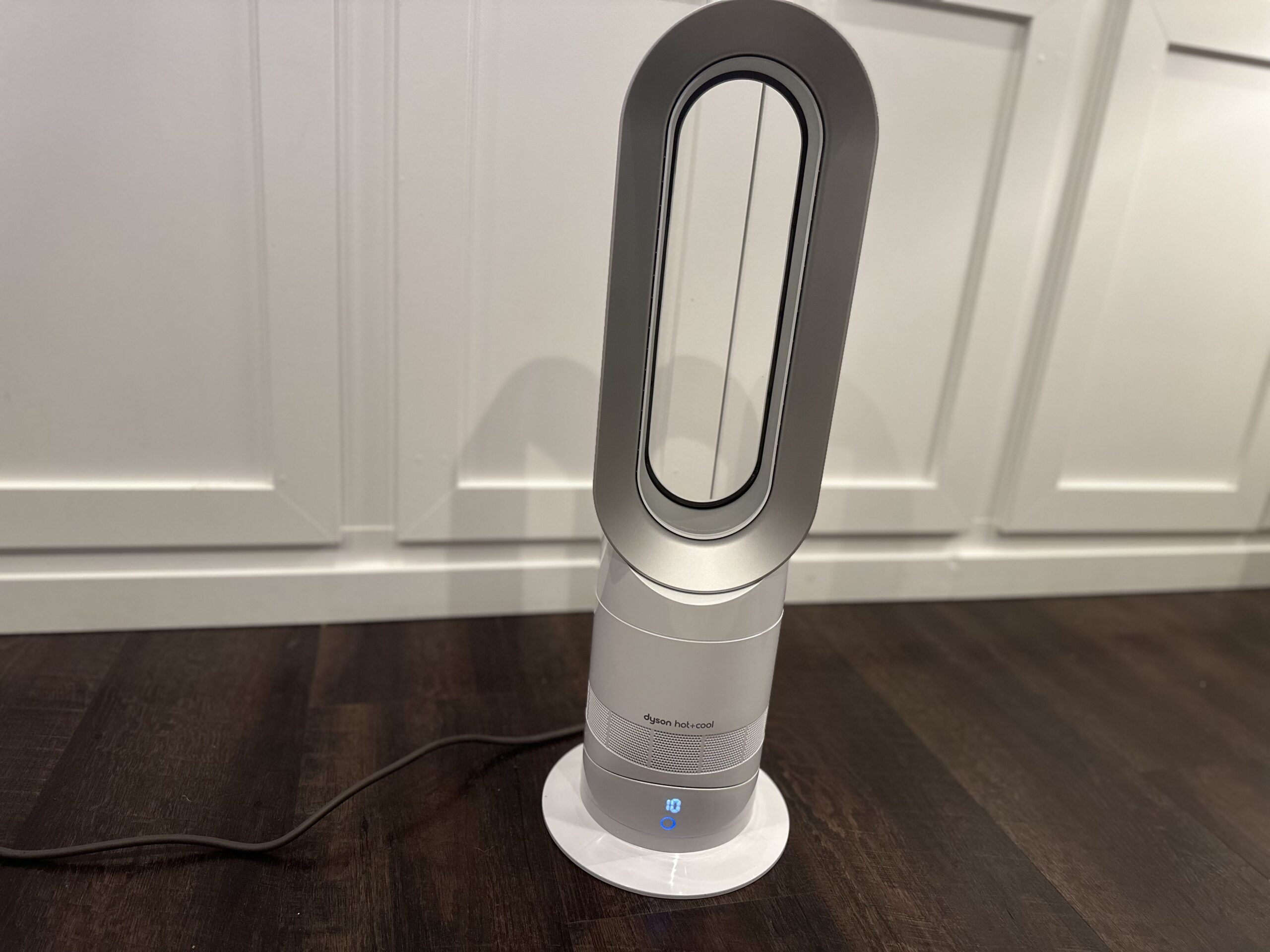 white stand alone dyson fan