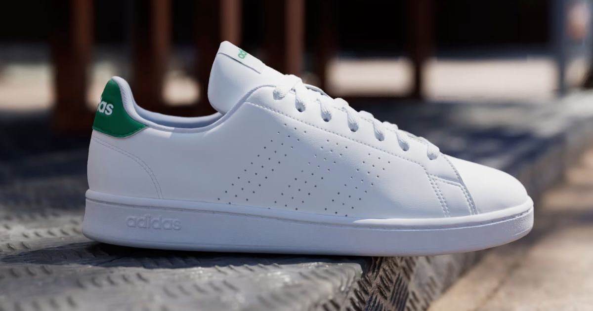 Adidas Advantage Sneaker white adidas sneaker with green accent on the back