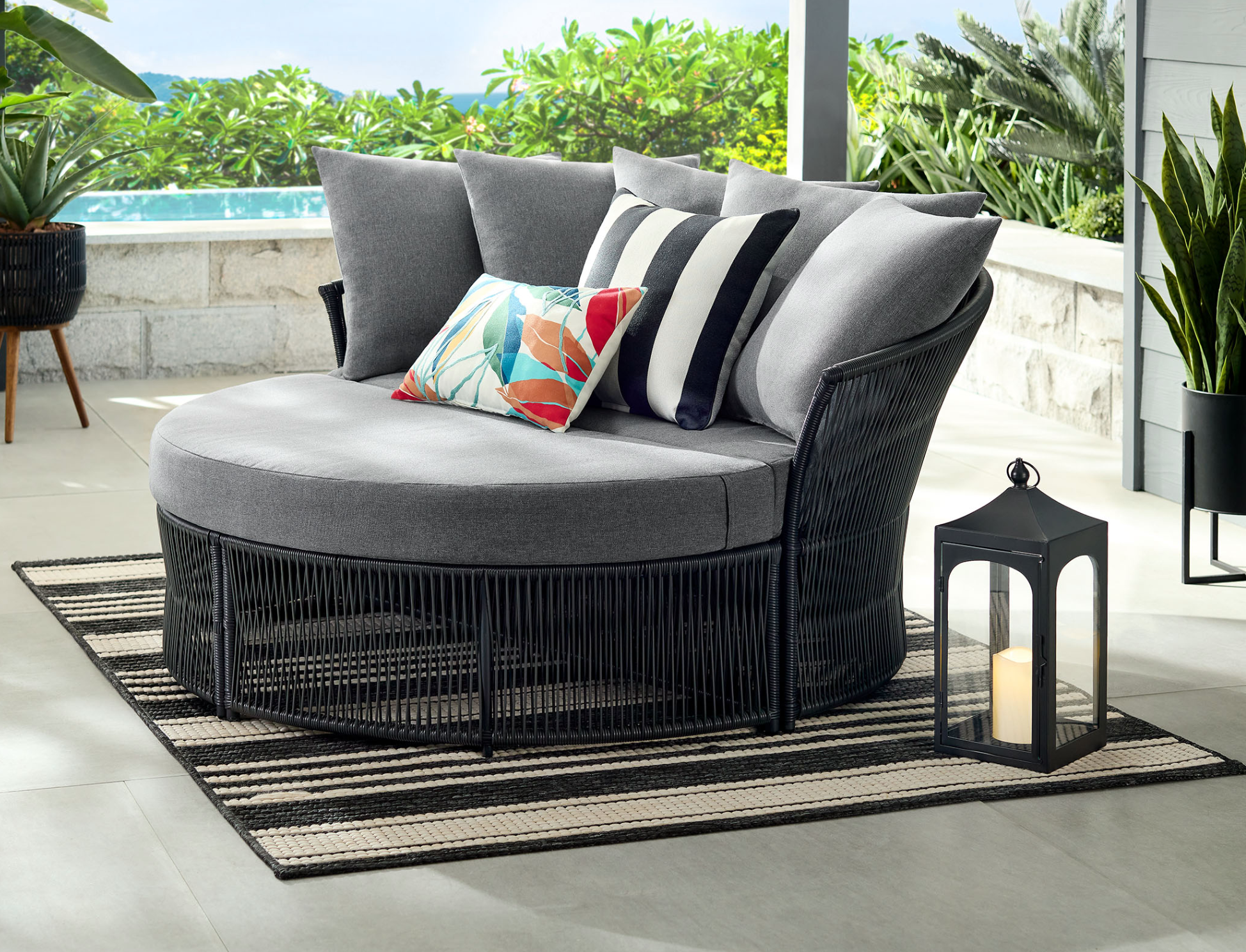 Mainstays Logan Outdoor Daybed outdoor daybed with grey cushions