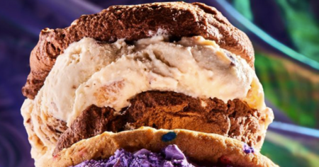 insomnia cookies cookiewich