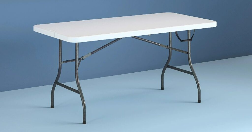 FOLDABLE TABLE