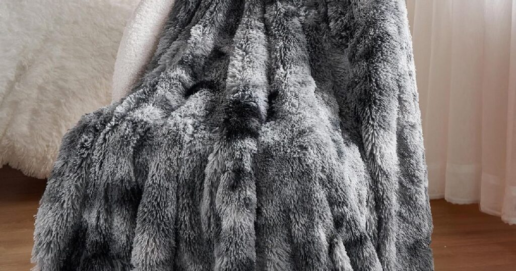 BEDSURE FUZZY BLANKET