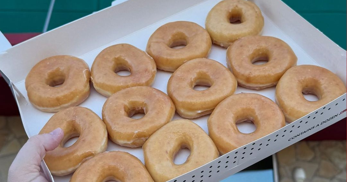 Krispy Kreme Original Glazed Dozen Kendall Krispy Kreme Original Glazed Dozen Kendall