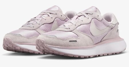 nike waffle debut
