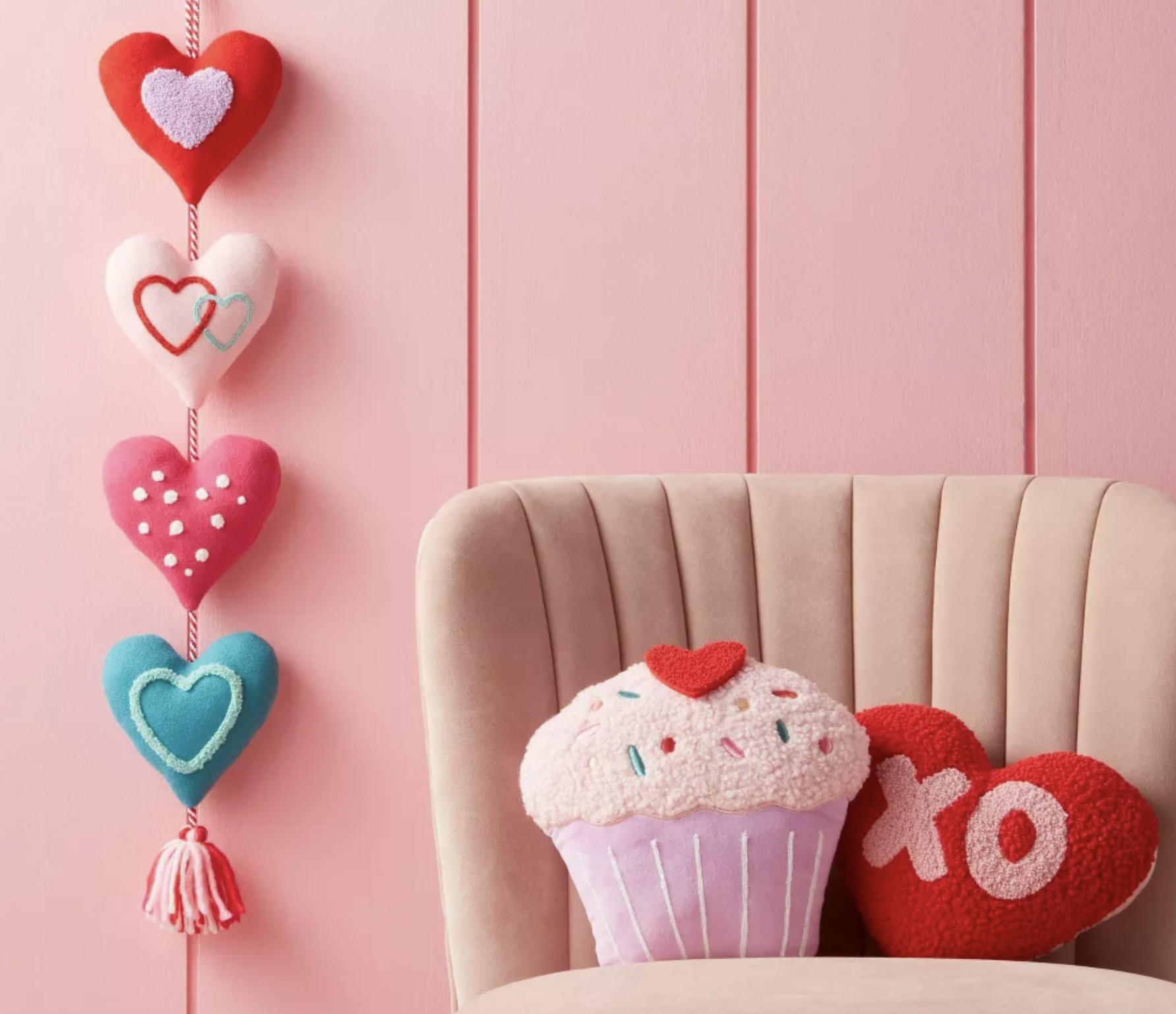 Small Cupcake Valentine s Day Pillow Small Cupcake Valentine s Day Pillow