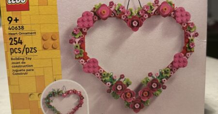 LEGO Heart Wreath