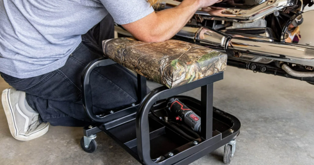 MECHANIC STOOL