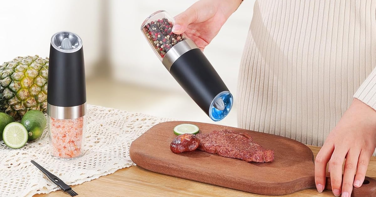 SALT PEPPER GRINDERS