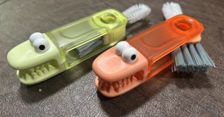 Water Bottle Lid Cleaner