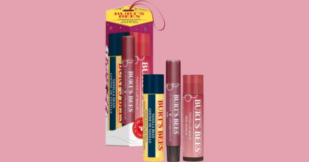 Burts Bees Mistletoe kiss red holiday gift kit