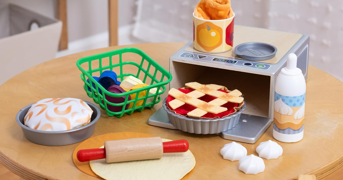 Melissa and doug make and bake pies